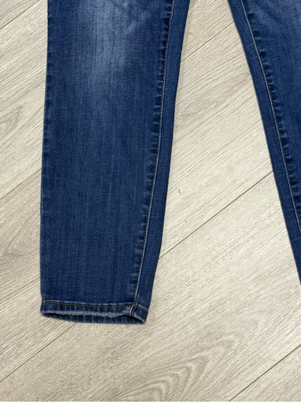 Judy Blue Women's Straight Leg Jeans in Dark Blue Wash - Picture 3 of 7